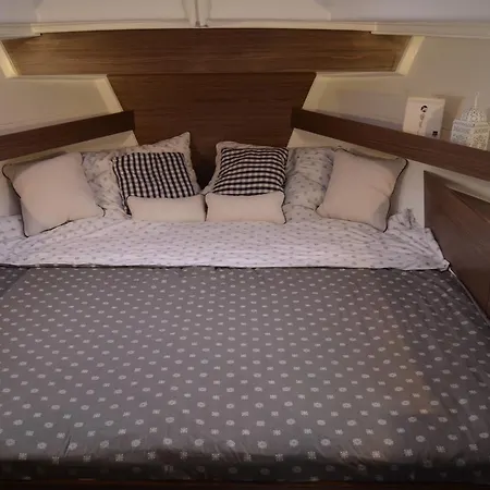 Úszó hotel Platinum 989 Mikołajki